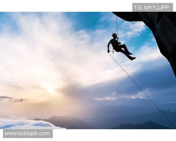 李伟独家揭秘极限运动的乐趣与挑战分享心得与技巧